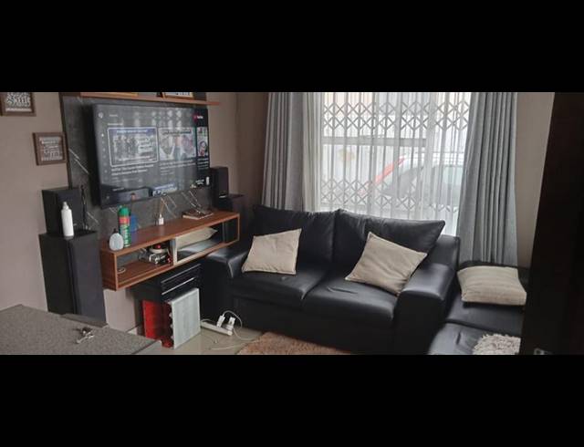 2 BEDROOM PROPERTY TO RENT IN FLEURHOF